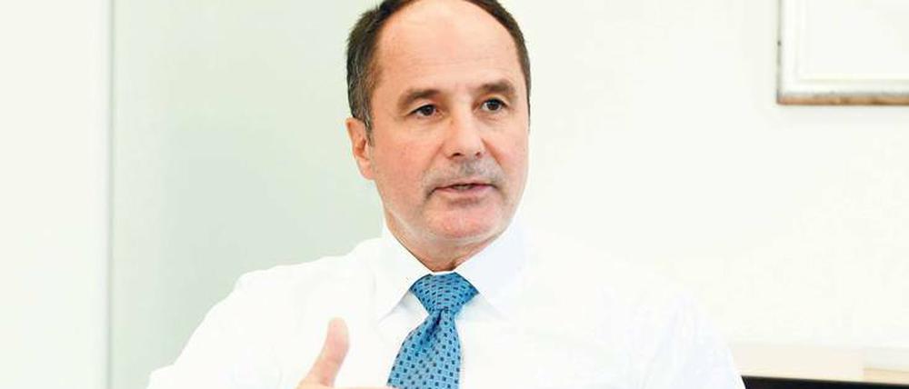 "Berlin ist ein toller Standort", sagt Bayer-Vorstandsmitglied Dieter Weinand (56), der auch in der Hauptstadt lebt und nach Leverkusen pendelt. 
