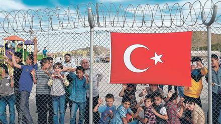 Syrische Kinder in der Türkei. Wenn die EU die Beitrittsgespräche mit Ankara aussetzt, könnte auch der Flüchtlingsdeal auf dem Spiel stehen. Foto: Sedat Suna/dpa