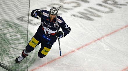 Mit seinem Tor küsste Barry Tallackson die Tribünen wach.