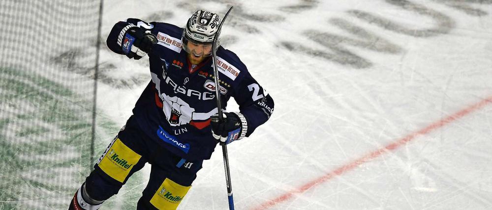 Mit seinem Tor küsste Barry Tallackson die Tribünen wach.