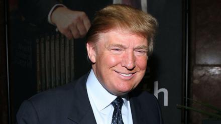 Da freute er sich noch: Donald Trump bei einer Buchpräsentation zur Gründung der "Trump University" im Mai 2005