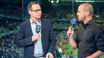 Kein Gehalts-Check. Matthias Opdenhövel wird seinem Experten Mehmet Scholl auch weiterhin nicht entlocken können, wie viel Geld dieser bei der ARD verdient. 