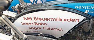 Sportsfeind. Nextbike ätzt auf seinen Rädern gegen die Konkurrenz. 