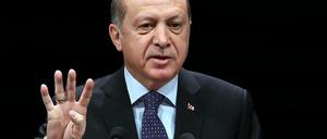 Der türkische Präsident Recep Tayyip Erdogan hält den Beschluss des EU-Parlaments für wertlos.