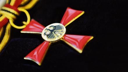 Ein Verdienstorden der Bundesrepublik Deutschland. Bisher hat Bundespräsident Gauck nur rund 1000 davon im Jahr 2016 verliehen.