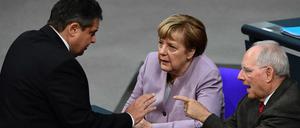 Geld war nicht ihr Problem: Vizekanzler Sigmar Gabriel, Regierungschefin Angela Merkel und Finanzminister Wolfgang Schäuble. 