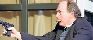 Wenn Kluftinger erst einmal die Spur aufgenommen hat, ist er nicht mehr zu bremsen. Herbert Knaup ist inzwischen fünf Mal in die Rolle des verschrobenen Allgäuer Kommissars geschlüpft.