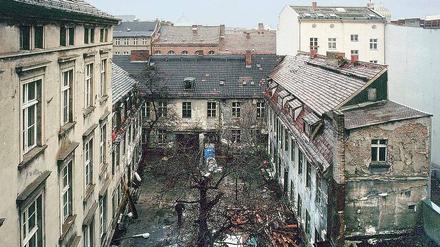 Ruinöser Schick. So sahen die Kunst-Werke in den Neunzigern aus.
