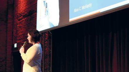 Berechnet Bakterien. Die Bioinformatikerin Alice McHardy stellte das Programm „Traitar“ vor. 
