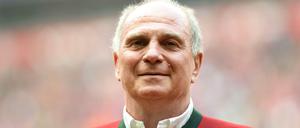 Das war's noch nicht. Es bestehen praktisch keine Zweifel daran, dass Hoeneß heute von den Bayern-Mitgliedern gewählt wird. Er ist der einzige Kandidat. 