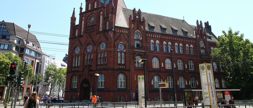 Turbulente Zeiten: Das Rathaus Lichtenberg in der Möllendorffstraße.
