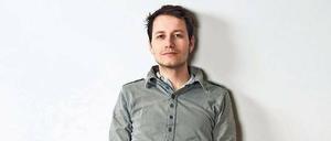 Der Bildungshuber. Klavierkabarettist Marco Tschirpke, Jahrgang 1975, stammt aus Rathenow, lebt in Berlin.