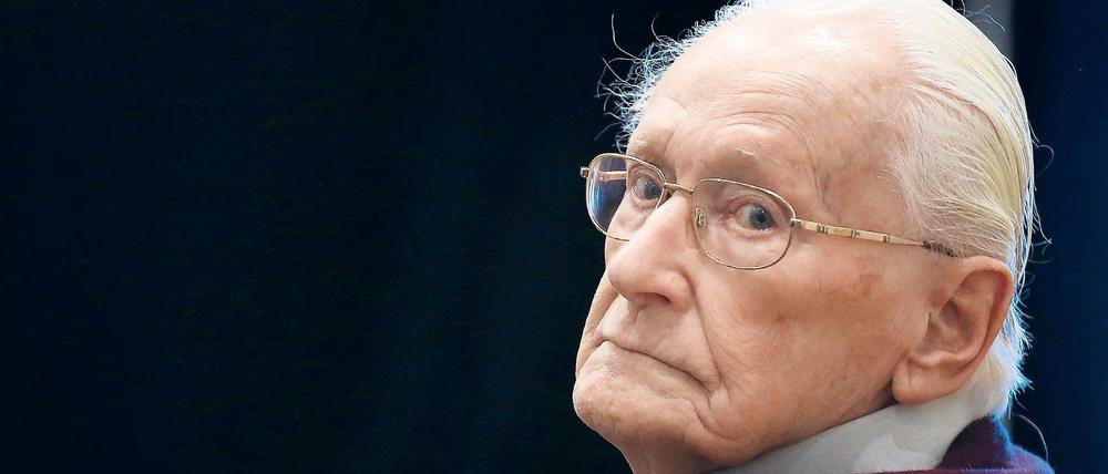 Oskar Gröning 2015 im Alter von 94 Jahren vor Gericht. 