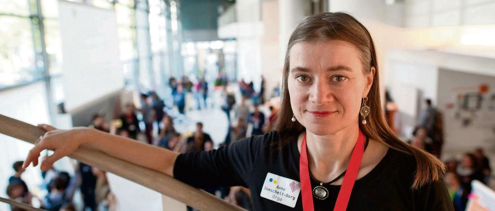 Anzeige nach Mahnwache. Anke Domscheit-Berg muss sich wegen einer angeblichen Attacke auf Polizisten vor Gericht verantworten.