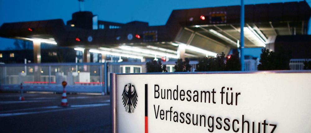 Der Mann soll einen Anschlag auf das Bundesamt für Verfassungsschutz in Köln geplant haben.