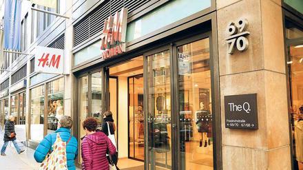 Noch geöffnet. Diese Berliner Filiale der Modekette Hennes & Mauritz soll, wie verschiedene Quellen berichteten, demnächst schließen. Das Unternehmen bestätigte das noch nicht.