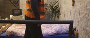 Noch schnell das Bett gemacht, dann raus aus dem U-Bahn Tunnel.