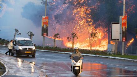 Rund 60.000 Menschen mussten sich in Haifa in Sicherheit bringen.