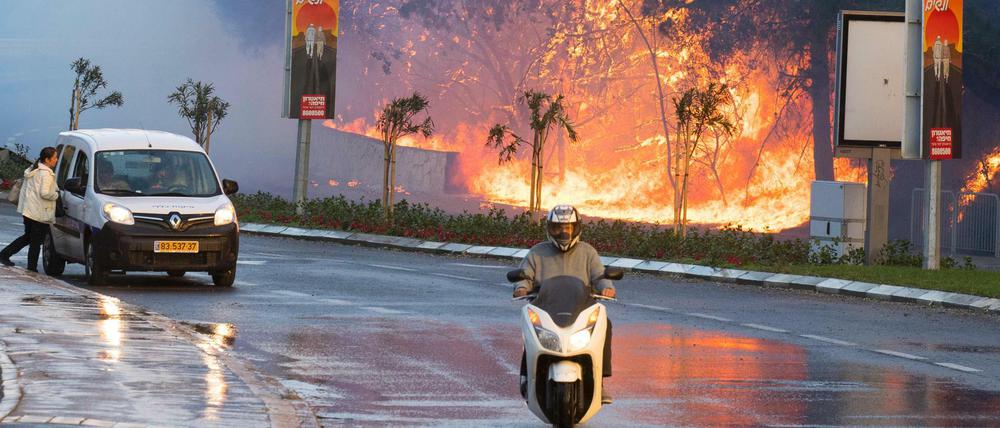 Rund 60.000 Menschen mussten sich in Haifa in Sicherheit bringen.
