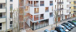 Das von Kaden Klingbeil entworfene Wohnhaus E3 in der Esmarchstraße in Prenzlauer Berg besteht innen komplett aus Holz.