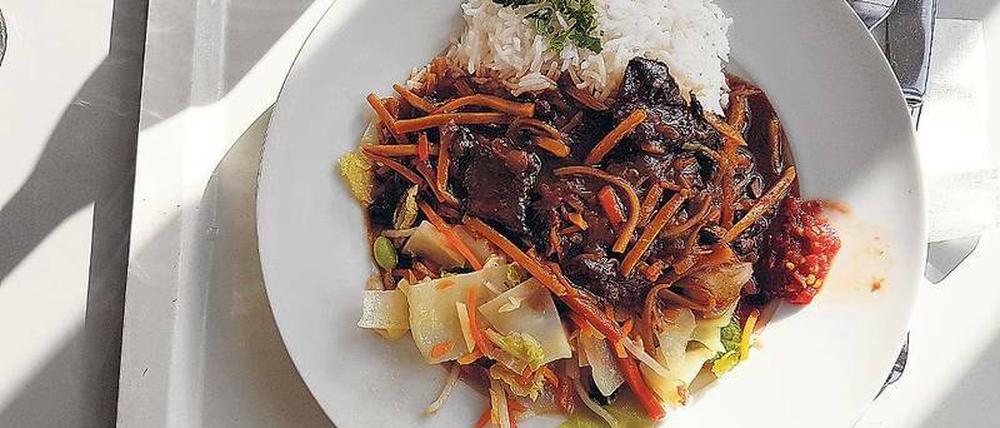 Üblich sind Tagesgerichte wie dieses Chop Suey