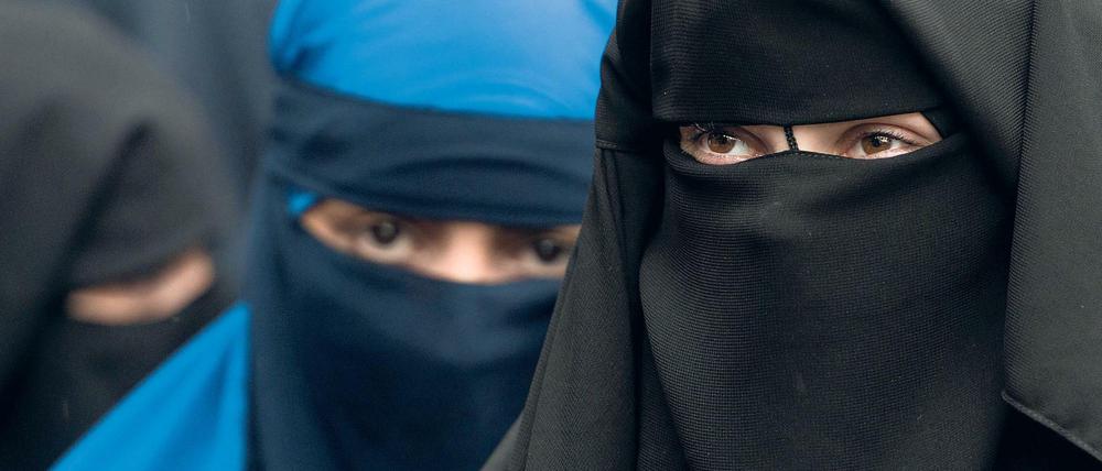 Vollverschleierte Frauen