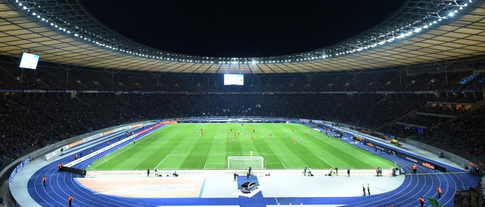 Das Olympiastadion im Nachtbetrieb, Frühjahr 2016.