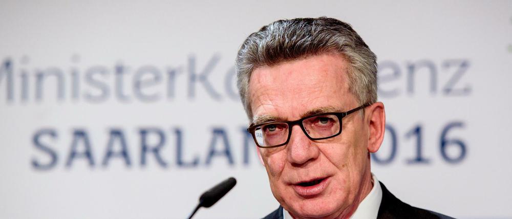 Will freiwillige Ausreise von Asylbewerbern durch finanzielle Anreize ausbauen: Bundesinnenminister Thomas de Maizière (CDU).