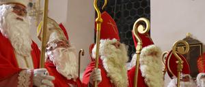 Freigiebiger Bischof. Die Legende vom Nikolaus basiert auf einer historischen Begebenheit.