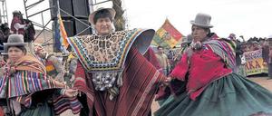 Tanzen für den Regen. Boliviens Präsident Evo Morales.