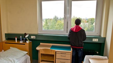 Sehnsucht: Viele minderjährige Flüchtlinge sehnen sich aus der Unterkunft heraus. Manche verschwinden. 