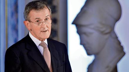 Neil MacGregor verantwortet gemeinsam mit Hermann Parzinger und Horst Bredekamp als Gründungsintendanz den Aufbau des kulturellen Betriebs des Humboldt-Forums.