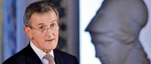 Neil MacGregor verantwortet gemeinsam mit Hermann Parzinger und Horst Bredekamp als Gründungsintendanz den Aufbau des kulturellen Betriebs des Humboldt-Forums.
