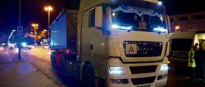 Von diesem Lkw wurde am Montag eine Radfahrerin überfahren. Ein Gutachter untersucht jetzt die Unfallursache.