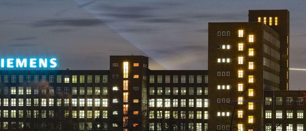 In Berlin hat alles begonnen, ist sogar ein Stadtteil (Siemensstadt) noch immer nach dem Konzern benannt.