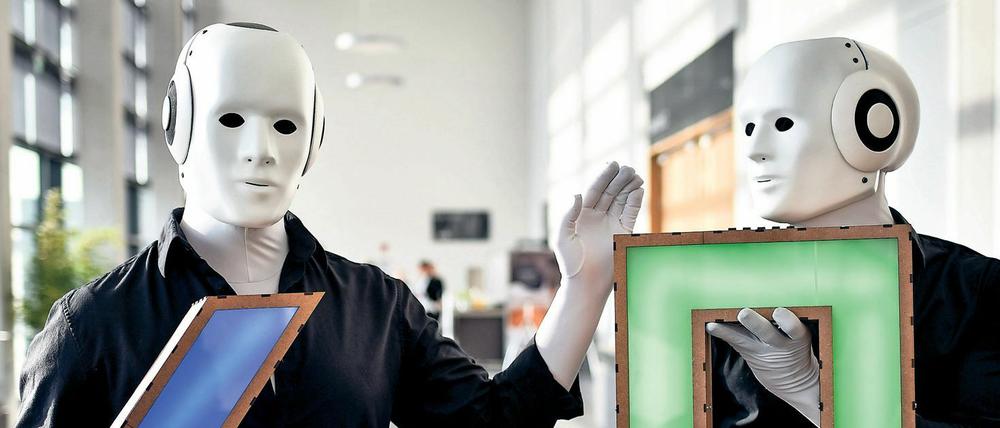 Kollege Roboter: Viele Jobs werden künftig von Maschinen erledigt.