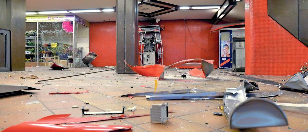 So sah es dieses Mal nicht aus. Dieser Automat am U-Bahnhof Jungfernheide wurde im August gesprengt.