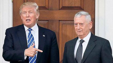 Man nennt ihn auch „Mad Dog“. James Mattis (rechts) gilt als Draufgänger. 2003 führte er die Marines nach Bagdad, nun will ihn Trump als Verteidigungsminister. Foto: A. Guerrucci/dpa