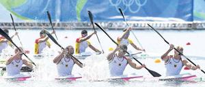 Alle vier Jahre im Vordergrund. Nur bei Olympia erfahren deutsche Kanuten große öffentliche Aufmerksamkeit, hier gewinnt der Kajak-Vierer in Rio de Janeiro Gold. Foto: p-a/dpa/Stache
