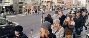 Auf der Friedrichstraße sind die Bürgersteige an manchen Stellen recht schmal. 