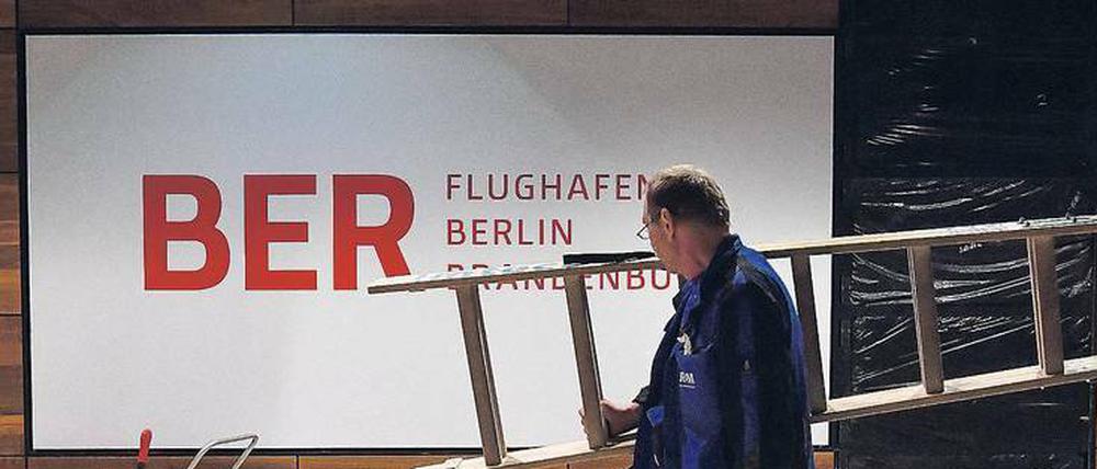 Werkeln gegen die Zeit. Der BER braucht Geld – und dafür zunächst eine letzte Baugenehmigung.