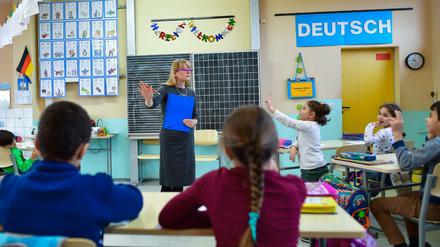 Zusätzliche Herausforderungen. 300.000 geflüchtete Kinder sollen zur Teilhabe befähigt werden. 