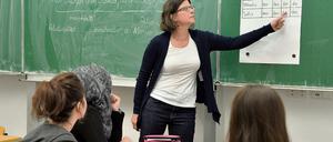 Potenziale erkennen. Lehrkräfte neigen dazu, sprachliche mit fachlichen Problemen gleichzusetzen, warnt die Deutsch-Didaktikerin Beate Lütke. Das Foto zeigt einen Kurs in Deutsch als Zweitsprache am Auguste-Viktoria-Gymnasium in Trier.