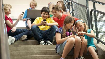 Die Senioren-Union fordert ein Handyverbot an Schulen.