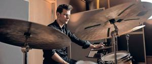 Der Berliner Schlagzeuger Christian Lillinger, 32.