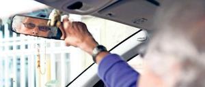 Wer in höherem Lebensalter selbst am Steuer sitzt, muss in Deutschland in der Regel niemandem Rechenschaft ablegen. 