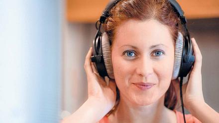 Doris Anselm ist Radioreporterin beim Rundfunk Berlin-Brandenburg und Autorin. Im März erscheint ihr Erzählband „und in dem Moment holt meine Liebe zum Gegenschlag aus“. 