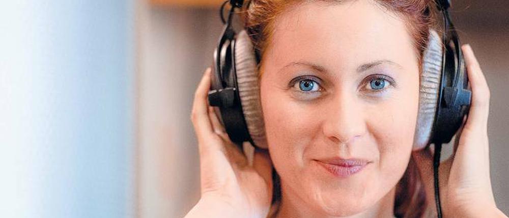 Doris Anselm ist Radioreporterin beim Rundfunk Berlin-Brandenburg und Autorin. Im März erscheint ihr Erzählband „und in dem Moment holt meine Liebe zum Gegenschlag aus“.