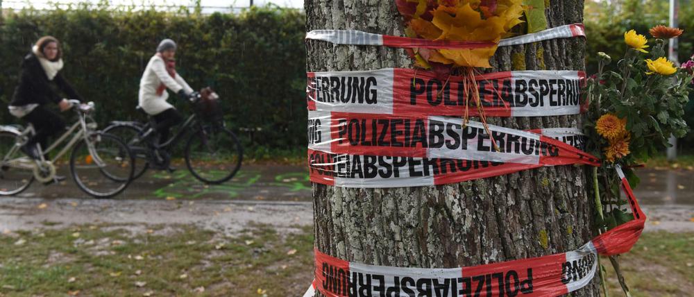 Blumen zum Gedenken an die getötete Studentin in Freiburg