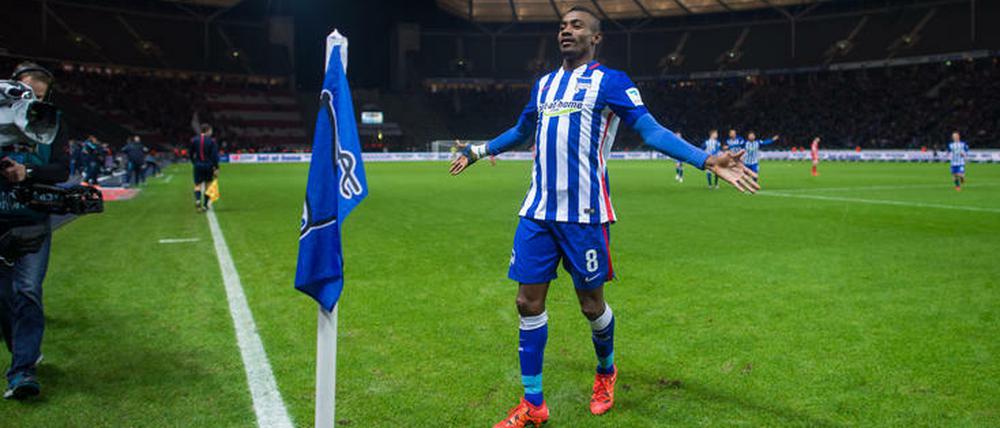 Achtung, Achtung! Salomon Kalou und Hertha BSC im Landeanflug.